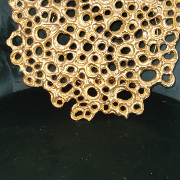 One Gold Shell Style Sconce - Picture 3 of 5